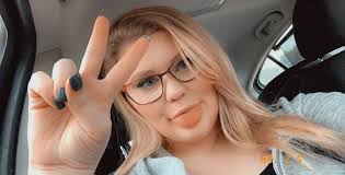 Kaitlin Fields (@kaitlinfields_)