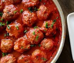 Ready In Around Half An Hour This Basic Meatball Recipe Makes A Quick And Hearty Weeknight In 2020 Meatball Recipes Easy Italian Meatballs Homemade Italian Meatballs