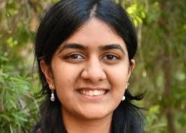 Prachi Dave's Instagram, Twitter & Facebook