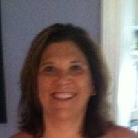 Karen Botelho's Instagram, Twitter & Facebook