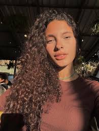 Deborah Marques's Instagram, Twitter & Facebook