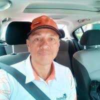 50+ perfiles de «César Reina»