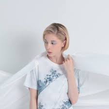 The adjustable temperature is suitable for all hair types: Isabella Phoebe Female Model Profile London England United Kingdom 30 Photos Model Mayhem