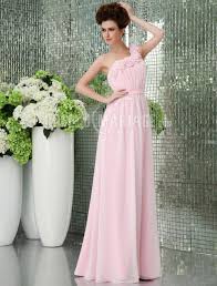 Faire en sorte qu'elles soient toutes heureuses et mettre en valeur la beauté unique de vos meilleures. Robe Demoiselle D Honneur Epaule Asymetrique Pas Cher Papillon Chiffon Empire Robe207785 Robedumariage Com