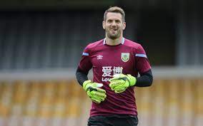 托馬斯 media in category tom heaton. Transfer News Aston Villa S Tom Heaton Agrees To Join Manchester United