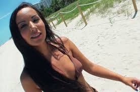 Brazilian babe gives her lover one hell of a blowjob