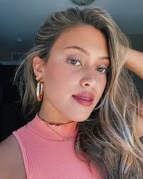 Allie Jacobsen's Instagram, Twitter & Facebook