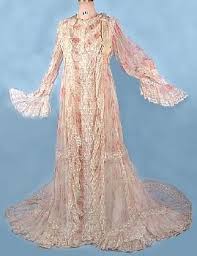1900 Floral Chiffon Dressing Gown Fernande Burel Paris From The Estate Of Miss Lulu Glaser Actress Avec Images Robe D Interieur Belle Robe Chemise De Nuit