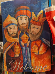 Good Thursday morning friends! It is another cold 🥶 morning but it is warm  in the store! How many of you are coming to see me??? 🖐 I still have brand  new