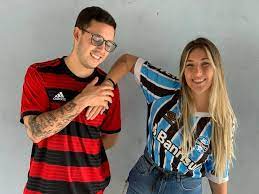 Confira relacionados e provável time timão divulgou a lista de jogadores que viaja para belo horizonte neste sábado. Juntos No Amor Afastados Na Bola Casal De Rubro Negro E Gremista Ja Garantiu Ingressos Para A Final Da Libertadores