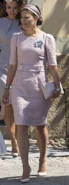 The queen is reported to have a massive sweet tooth, and her favourite dessert only has three ingredients. Kronprinsessan Klar I Saval Budget Som Lyx Mode Victoria Lyx