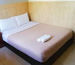 Set bilik tidur high gloss. Hotel Seri Nilai Nilai Harga Terkini 2021