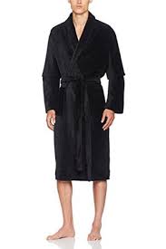 Explorez notre sélection de pièces conçues pour la détente et choisissez un peignoir noir homme classique, pour un look. Peignoirs De Couleur Noir Pour Hommes Fashiola Fr