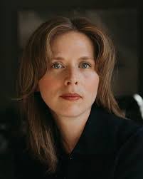 Karen Slater's Instagram, Twitter & Facebook