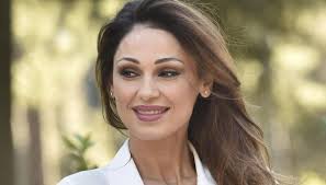 Carmela Barbato L Ex Moglie Di Gigi Difende Anna Tatangelo Moglie Ex Mogli Barbie