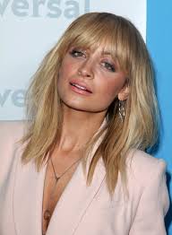 They try hair styles that fit their skin tone and clothes. Medium Blonde Hairstyles With Bangs Beauty Riot