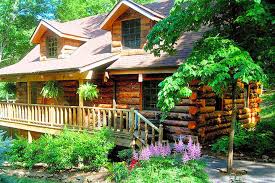 Gorgeous Log Cabin With A Hot Tub In The Ozarks Near Branson Missouri In 2020 Branson Missouri Cabins Branson Missouri Vacation Cabins In Missouri