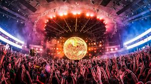 Unter anderem traten damals künstler wie sven väth, monika kruse, armin van buuren oder. Tomorrowland Around The World Virtuelles Festival Im Juli