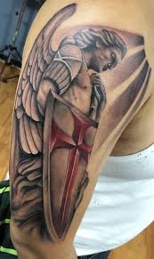 El más cercano a la divinidad el defensor celestial sin derrotas, icono de las peleas y la gloria victoriosa sobre las maldades, nuestro arcángel, tan perfecto y tan limpio, mantenednos firmes contra toda afrontación que se nos presente. Guerrero De Dios Sao Miguel Tatuagem Tatuagem De Arcanjo Tatuagem De Anjo