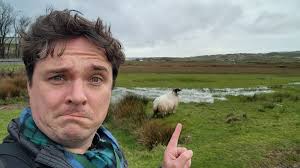 Gift for the weekend 🐾🐾 DISTILLER SUPPL D.JOHNSTON CO.. (LAPHROAIG ISLE  B.AMSTONA.COLAPHRONGISLEOFIY OF OFI SLAY APHROAIO Pronounced "La-Froyg")  ISLAY SINGLE MALT SCOTCH WHISKY AGED YEARS 10 ESTP 815 ใท็บตลโดาบ& ร LED  inston&