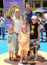 She is is best known for her role as donna martin on the beverly hills, 90210 franchise created by her late father, aaron spelling. Tori Spelling S Husband Dean Mcdermott Body Shaming Affected His Kids