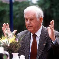 Von 1990 bis 2002 war er der erste ministerpräsident des freistaates sachsen nach der deutschen wiedervereinigung. Tabellarischer Lebenslauf Kurt Biedenkopf