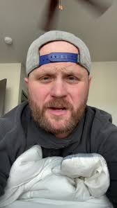 #stitch with @mitchellbienvenue2.0 i mnew my beard was a beauty!  #twofingersshort #comedy #bearded #disabilitypride #fyp