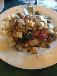 E' una ricetta che ho provato per caso e devo dire che mi piace un casino. Fagioli Con Melanzane E Peperoni Con Crostini Di Pane Foto Di Pizzeria Trattoria La Fascina Monte Urano Tripadvisor