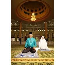 Konsep prewedding islami berlatar masjid. Foto Prewedding Di Masjid
