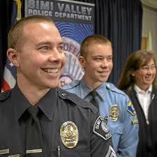 Simi Valley police officer helps deliver baby at gas station