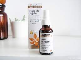 Son huile est en fait une cire végétale liquide à température ambiante et constituée d'esters d'acide gras. Beaute Nourrir Peau Et Cheveux Avec L Huile De Jojoba