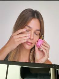 Our best-selling Tinted Sculpted Lip Oil is hydrating, moisturizing and  nourishing. Check out these top tips for 2019 to get bold color without  feathering! 🌸🌺 "I just received my third order