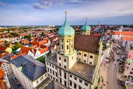 Augsburg is a lovely metropolitan city of 300,000 people and around 885,000 in the urban area in the german bundesland of bavaria. Augsburg The Lovely Capital Of Swabia Tourism De