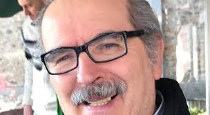 Born in foligno, sposini started his career as a journalist for the newspaper paese sera, then in 1978 he became a collaborator of rai tv, working as a redactor. Lamberto Sposini Compie 66 Anni E Festeggia Con Una Torta Che Non Piacera A Tutti I Fan Il Mattino It