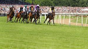 Bei dieser pferdesportart legen die pferde so schnell wie möglich eine bestimmte strecke zurück. Galopprennen Sonniger Aufgalopp Mit Hindernissen Auf Der Neuen Bult Sportbuzzer De
