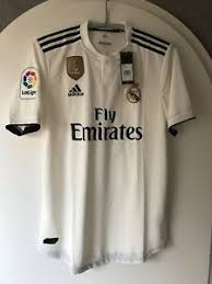 Jetzt läuft nur noch ein vertrag aus… real madrid hat nach luka modrić auch mit lucas vázquez verlängert! Real Madrid Trikot 2018 19 Adidas Gr L Authentic Ebay