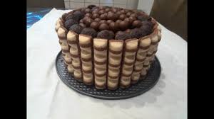 Gateau Au Kinder Bueno Et Malteser Youtube Food Chocolate Cake