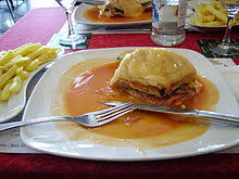 C'est sans aucun doute la meilleure francesinha de porto , elle a été élue à de nombreuses reprises par différents critiques et magazines spécialisés. Francesinha Wikipedia