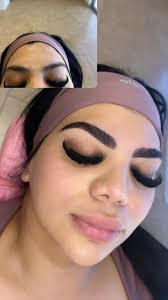 Anyone in Dallas/Texas that does eyebrows and tint?