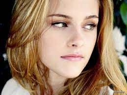 Which are a removal from the honey blonde shades she has rocked previously. Emma Watson Hair Blonde 1600x1200 Download Hd Wallpaper Wallpapertip