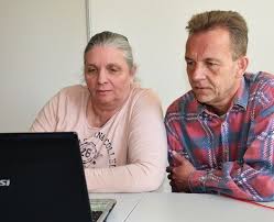 Dynamic content refers to content that constantly changes and adapts to specific users whenever possible. Computer Training Fur Senioren In Harburg Seniorenservice Harburg Ihre Begleiter Im Raum Suderelbe