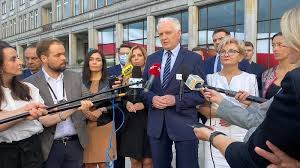Jarosław gowin podał się do dymisji! Xfusiiflhe7tum