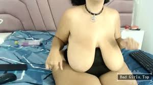 Amazing Huge Natural Boobs And Ass BBW Latina Babe - EPORNER