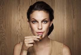 Chris Tribelhorn : beauty motifs for DELIZIO KAFFEE image campaign,  editorial and cover of ANNABELLE