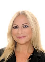 Dawn Light's Instagram, Twitter & Facebook