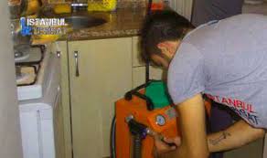 Yerden ısıtma zemininde yer alan borular hemen hemen tüm daireyi dolaşarak dağıtıcı olan kolektöre tekrar geri döner. Yerden Isitma Sistemi Havasi Nasil Alinir Istanbul Tesisat