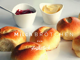 Milchbrotchen Wie Vom Backer Ganz Einfach Selbst Backen Milchbrotchen Rezepte Lecker