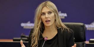 Ева Кайли: Она призналась, что просила отца спрятать 750.000 тысяч евро –  Новости Фамагусты