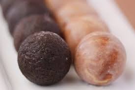 Babycakes Cake Pop Maker For Donut Holes Love From The Oven Chocolate Cake Pops Recipe Babycakes Recipes Donut Hole Recipe