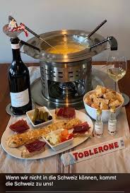 Schweizer Kostlichkeiten Chuchichaschtli Berlin Lebensmittel Essen Essen Und Trinken